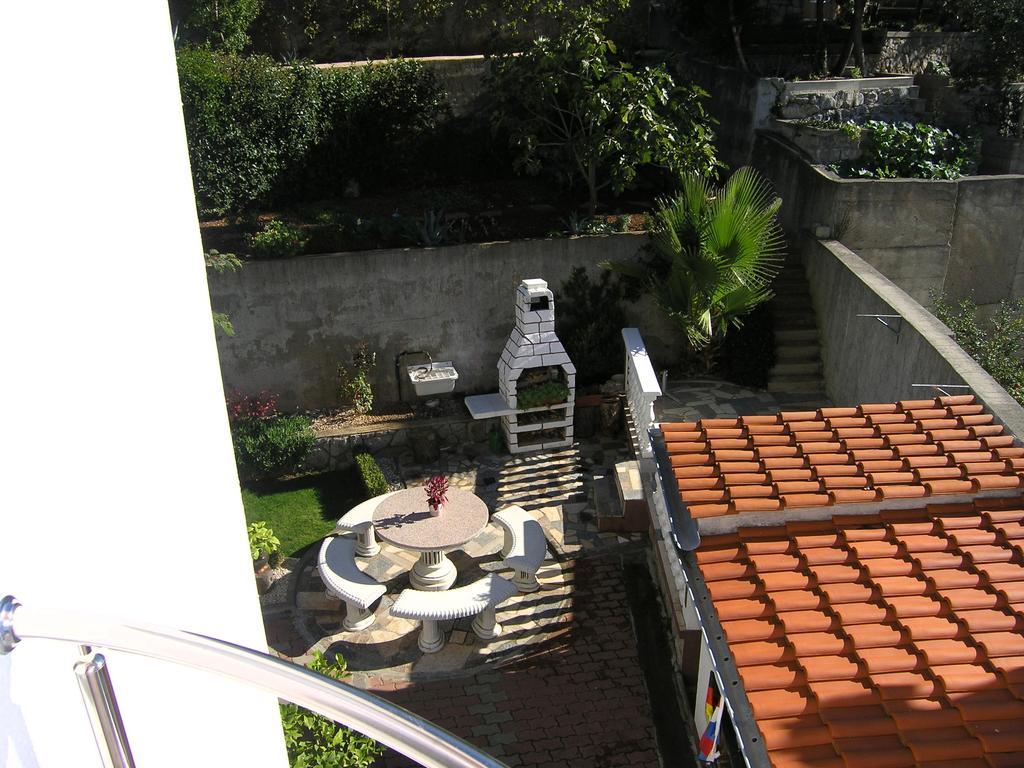 Apartments Kristina Krk Town Exterior foto